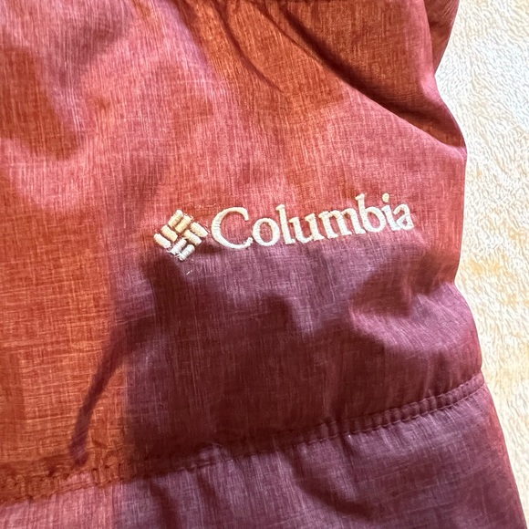 Columbia Jacket nice almost like new! Burgundy color! - Picture 1 of 7